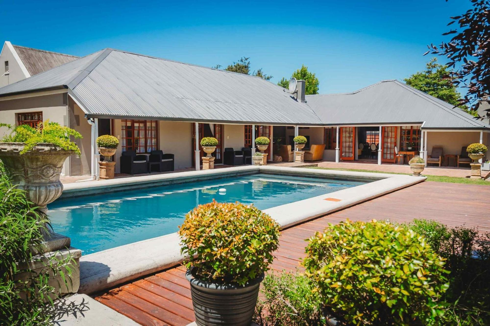 Atello Guesthouse จอร์จ ภายนอก รูปภาพ
